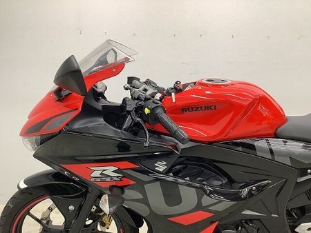 スズキ GSX-R125 【7月限定】GSX-R125 2021年モデル リアボックス装備! 23