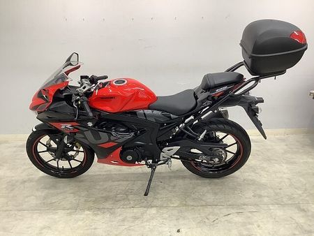 スズキ GSX-R125 【7月限定】GSX-R125 2021年モデル リアボックス装備! 5