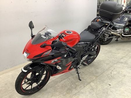 スズキ GSX-R125 【7月限定】GSX-R125 2021年モデル リアボックス装備! 6