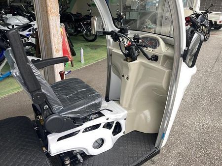 その他 トライク(51〜125cc) 店頭現車無し、要取り寄せ車両。APトライクABS 3