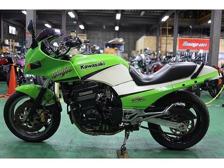 カワサキ GPZ900R 大人気のニンジャ入庫致しました!人気カラーのライムグリーン!コーションラベル付きの希少車両 5