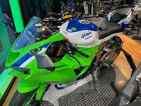 カワサキ ZX-6R ついにZXRカラーが復活! 3