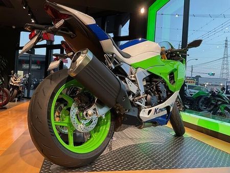 カワサキ ZX-6R ついにZXRカラーが復活! 6