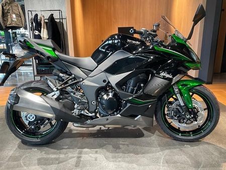 カワサキ ニンジャ 1000 (Z1000SX) 人気のNinja1000SXの2023年モデルを入荷しました。 1