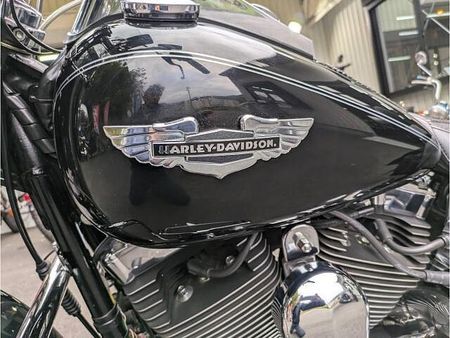 ハーレーダビッドソン FLSTN SOFTAIL DELUXE クラシックタイプのハーレー入荷しました。一番ハーレーらしいスタイルのFLSTNです。 22