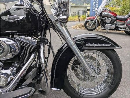 ハーレーダビッドソン FLSTN SOFTAIL DELUXE クラシックタイプのハーレー入荷しました。一番ハーレーらしいスタイルのFLSTNです。 26