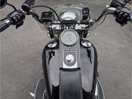 ハーレーダビッドソン FLSTN SOFTAIL DELUXE クラシックタイプのハーレー入荷しました。一番ハーレーらしいスタイルのFLSTNです。 27