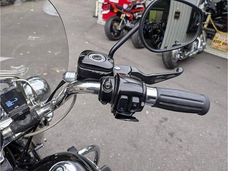 ハーレーダビッドソン FLSTN SOFTAIL DELUXE クラシックタイプのハーレー入荷しました。一番ハーレーらしいスタイルのFLSTNです。 30