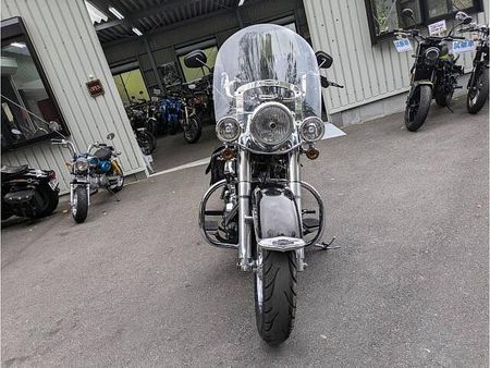 ハーレーダビッドソン FLSTN SOFTAIL DELUXE クラシックタイプのハーレー入荷しました。一番ハーレーらしいスタイルのFLSTNです。 3