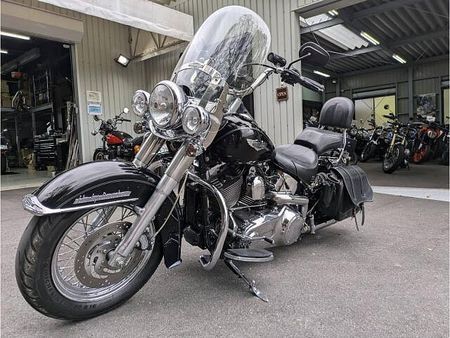 ハーレーダビッドソン FLSTN SOFTAIL DELUXE クラシックタイプのハーレー入荷しました。一番ハーレーらしいスタイルのFLSTNです。 4