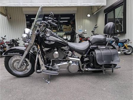 ハーレーダビッドソン FLSTN SOFTAIL DELUXE クラシックタイプのハーレー入荷しました。一番ハーレーらしいスタイルのFLSTNです。 5