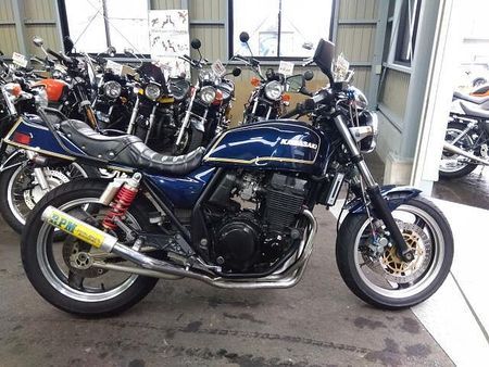 カワサキ ZRX400II ZRX-II久々に入荷しました。カワサキ水冷4気筒、ミドルスポーツネイキッドの筆頭マシン。 1