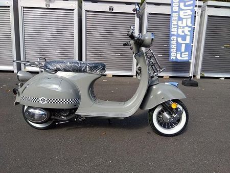 その他 Modena 125 英国の古き良き時代を現代に反映させた老舗バイクメーカーAJS、モデナ125。 1