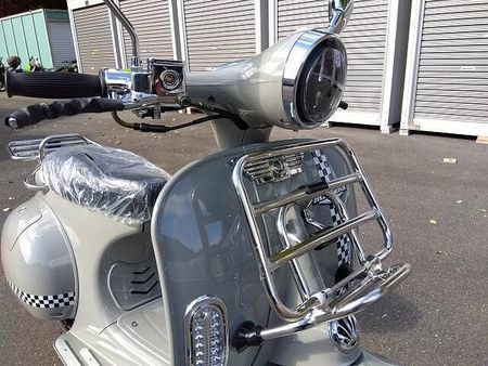 その他 Modena 125 英国の古き良き時代を現代に反映させた老舗バイクメーカーAJS、モデナ125。 14