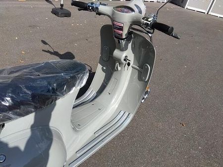 その他 Modena 125 英国の古き良き時代を現代に反映させた老舗バイクメーカーAJS、モデナ125。 22