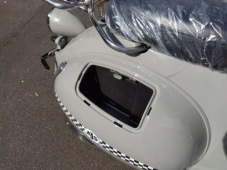 その他 Modena 125 英国の古き良き時代を現代に反映させた老舗バイクメーカーAJS、モデナ125。 23