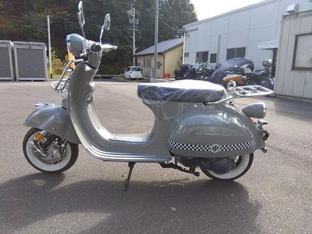その他 Modena 125 英国の古き良き時代を現代に反映させた老舗バイクメーカーAJS、モデナ125。 5