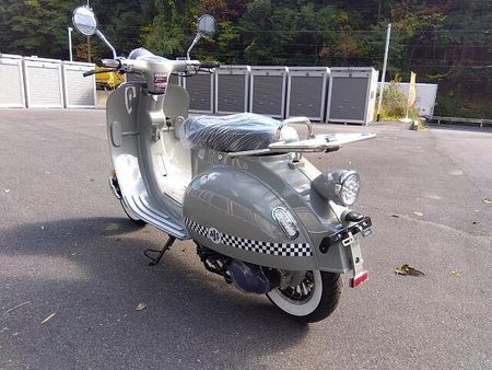 その他 Modena 125 英国の古き良き時代を現代に反映させた老舗バイクメーカーAJS、モデナ125。 6