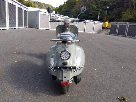 その他 Modena 125 英国の古き良き時代を現代に反映させた老舗バイクメーカーAJS、モデナ125。 7