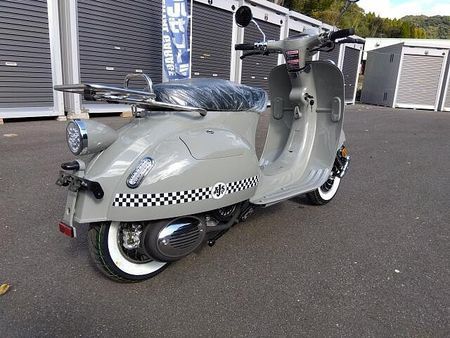 その他 Modena 125 英国の古き良き時代を現代に反映させた老舗バイクメーカーAJS、モデナ125。 9