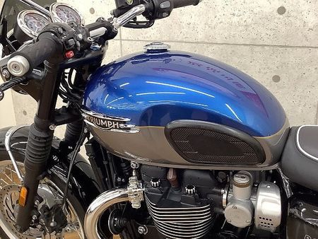 トライアンフ BONNEVILLE T120 Bonneville T120 2022年モデル グラブバー サイドバック 装備 26
