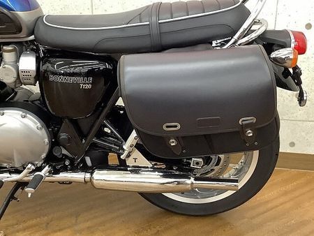 トライアンフ BONNEVILLE T120 Bonneville T120 2022年モデル グラブバー サイドバック 装備 31