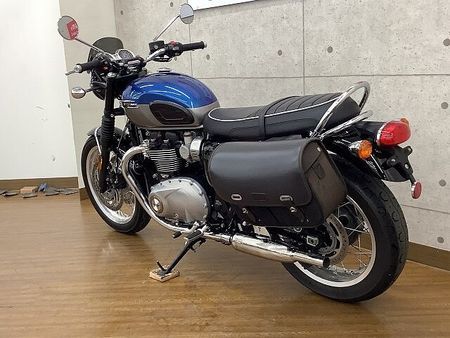 トライアンフ BONNEVILLE T120 Bonneville T120 2022年モデル グラブバー サイドバック 装備 6