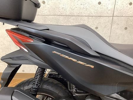 ホンダ フォルツァ(MF06) FORZA 2023年モデル@リアボックス マルチバー 装備 18