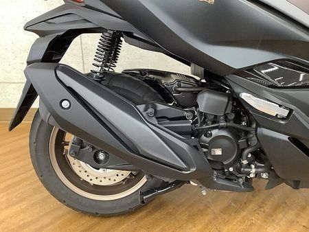 ホンダ フォルツァ(MF06) FORZA 2023年モデル@リアボックス マルチバー 装備 23
