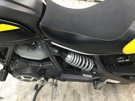 ドゥカティ Scrambler Full Throttle スクランブラーフルスロットル 空冷Lツインエンジン 31