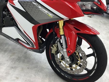 ホンダ CBR250RR (MC51) 【バイク王認定中古車】CBR250RR 2017年モデル モリワキマフラー バーエンド 社 19