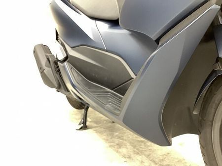 ホンダ PCX125 PCX グリップヒーター・リアキャリア・リアボックス装備車両 24