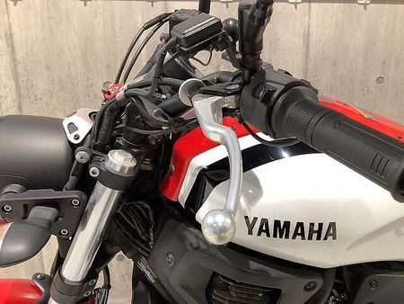 ヤマハ XSR700 XSR700 2020年モデル グリップヒーター USB装備 28