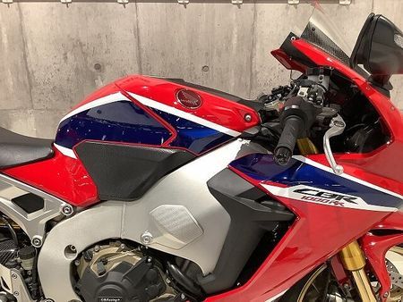 ホンダ CBR1000RR CBR1000RR SP 2018年モデル 一人乗仕様 フェンダーレス USB装備 13