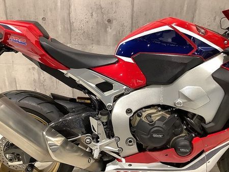 ホンダ CBR1000RR CBR1000RR SP 2018年モデル 一人乗仕様 フェンダーレス USB装備 17
