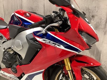 ホンダ CBR1000RR CBR1000RR SP 2018年モデル 一人乗仕様 フェンダーレス USB装備 8