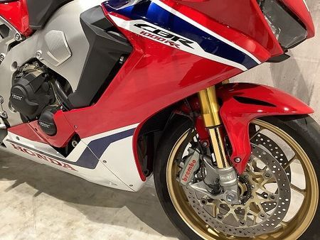 ホンダ CBR1000RR CBR1000RR SP 2018年モデル 一人乗仕様 フェンダーレス USB装備 9