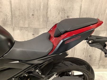 カワサキ Z250 Z250 2019年モデル アクティブ製ナンバーサイドウィンカー エンジンスライダー 電圧 40
