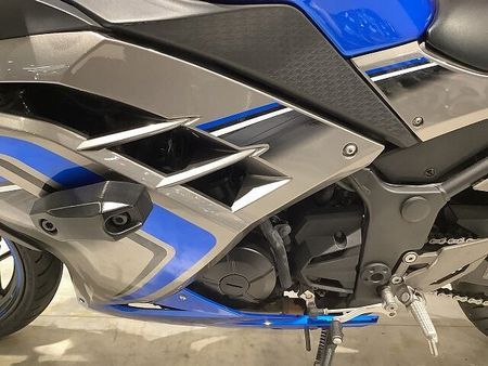 カワサキ ニンジャ 250 NINJA250 2016年モデル USB2口装備!! 38