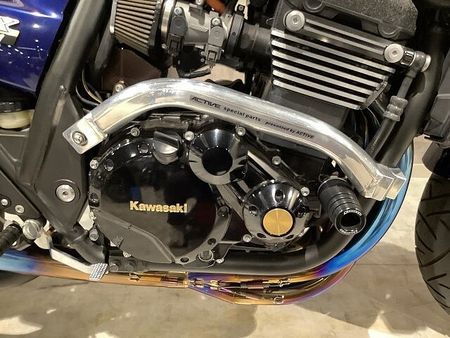 カワサキ ZRX1200R ZRX1200ダエグ 400台限定 特別仕様車 サブフレーム エンジンスライダー装備 フェ 17