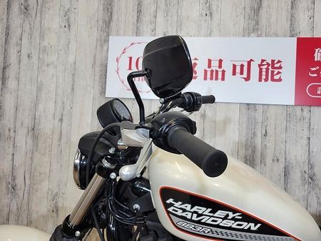 ハーレーダビッドソン XL883R XL883RI・バッテリー新品・LEDヘッドライト・オーリンズサス・極小ウインカー・チンス 18