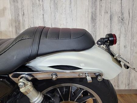 ハーレーダビッドソン XL883R XL883RI・バッテリー新品・LEDヘッドライト・オーリンズサス・極小ウインカー・チンス 20
