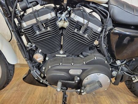 ハーレーダビッドソン XL883R XL883RI・バッテリー新品・LEDヘッドライト・オーリンズサス・極小ウインカー・チンス 22
