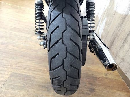 ハーレーダビッドソン XL883R XL883RI・バッテリー新品・LEDヘッドライト・オーリンズサス・極小ウインカー・チンス 24