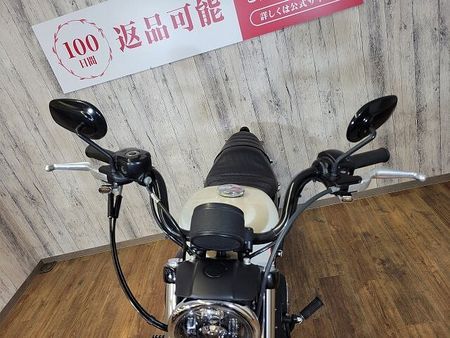 ハーレーダビッドソン XL883R XL883RI・バッテリー新品・LEDヘッドライト・オーリンズサス・極小ウインカー・チンス 32