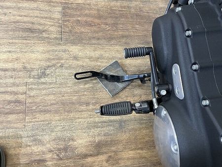 ハーレーダビッドソン XL883N SPORTSTER IRON XL883N アイアン・バッテリー新品・サイドバックサポート・サイドバック・ダークスモーク 37