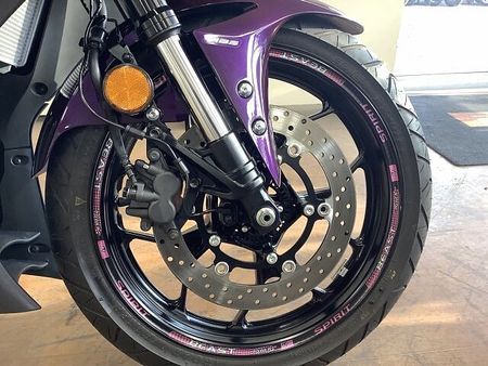 ヤマハ YZF-R25 【スピード納車】YZF-R25 ABS デイトナ製USB電源 マルチバー ヘルメットロック 17