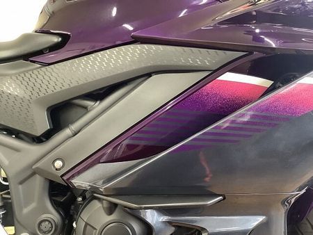 ヤマハ YZF-R25 【スピード納車】YZF-R25 ABS デイトナ製USB電源 マルチバー ヘルメットロック 19