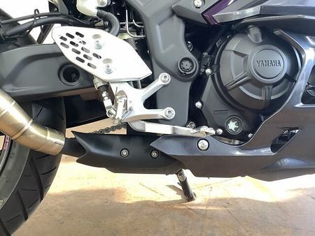 ヤマハ YZF-R25 【スピード納車】YZF-R25 ABS デイトナ製USB電源 マルチバー ヘルメットロック 23