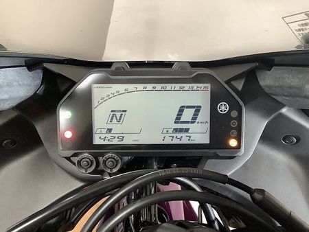 ヤマハ YZF-R25 【スピード納車】YZF-R25 ABS デイトナ製USB電源 マルチバー ヘルメットロック 10